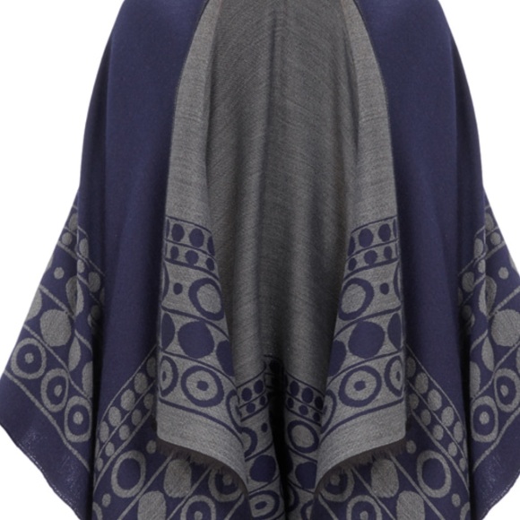 🔵Weekend Max Mara  REVERSIBLE PONCHO - Picture 7 of 7